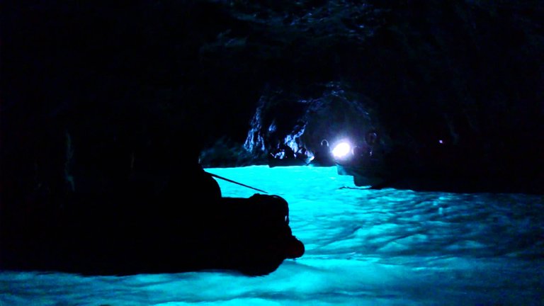 gruta azul italia.jpg