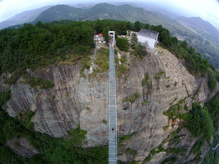 worlds-longest-glass-bridge-shiniuzhai-geopark-china-6.jpg