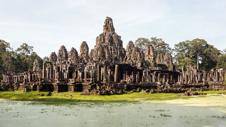 12 Bayon 1.jpg