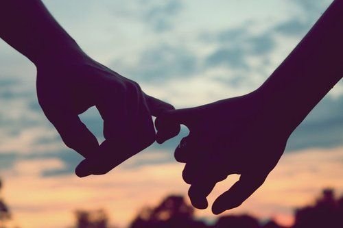 holding-hands-tumblr.jpg