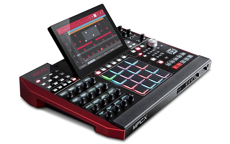 4º Akai Professional MPC X.jpg