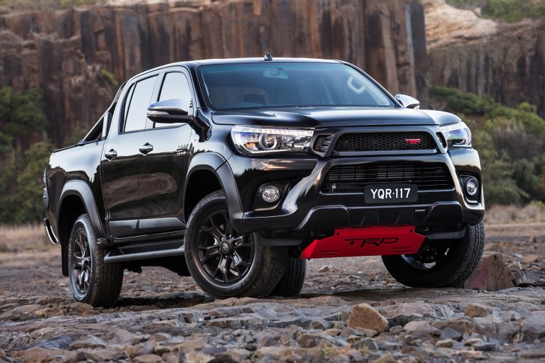 toyota-australia-treats-the-hilux-to-a-selection-of-trd-bits-and-bobs_1.jpg