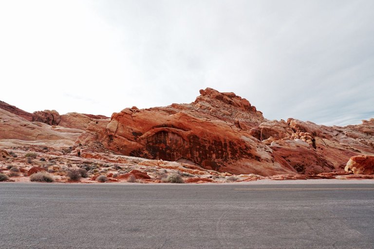 31.Rainbow Valley, Valley of Fire State Park, Nevada, USA.jpg