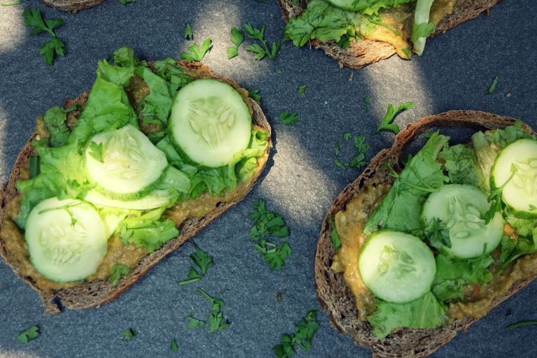 roasted-bell-pepper-toast.jpg