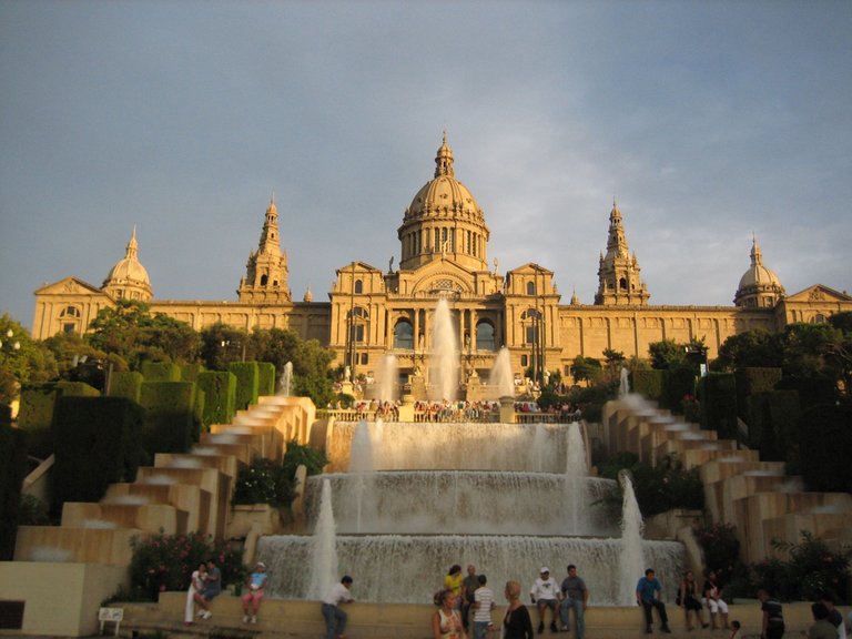 Montjuic-Palau-Nacional-Barcelona.jpg