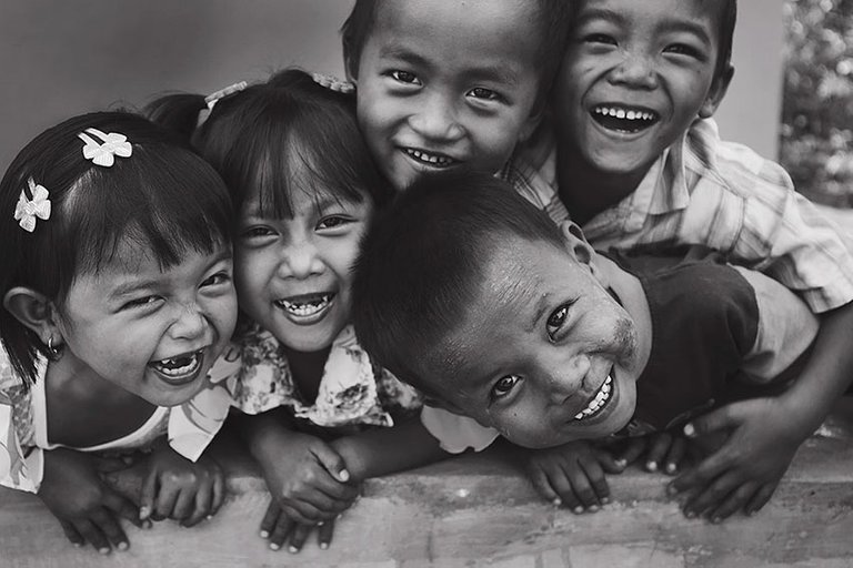 Joanna-Polling-Photography-Indonesia-Children-kids-happy.jpg