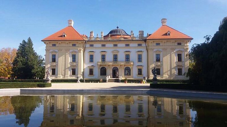 Slavkov Castle.jpg