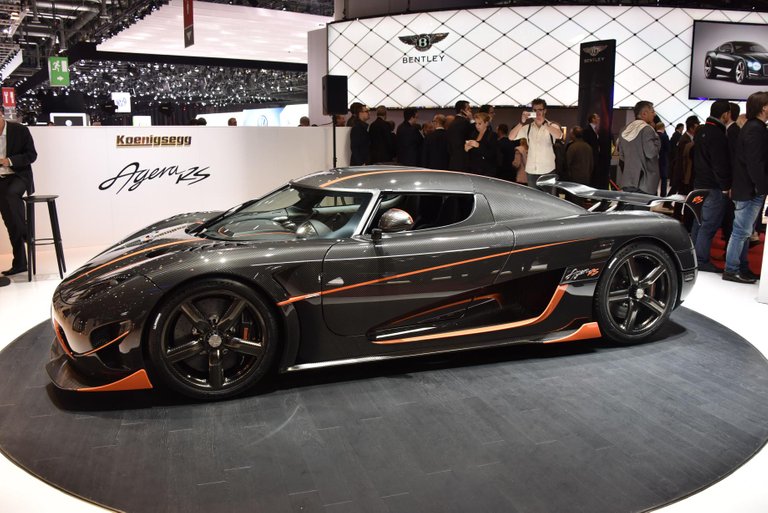 Koenigsegg_Agera_RS.JPG