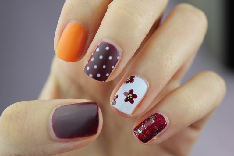 nail-art-2688565_960_720.jpg