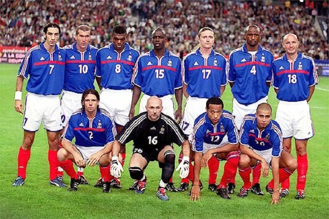 The-French-National-football-team-in-1998-year-when-France-won-the-World-Cup-on-its-homeground-was-very-multiethnic.jpg