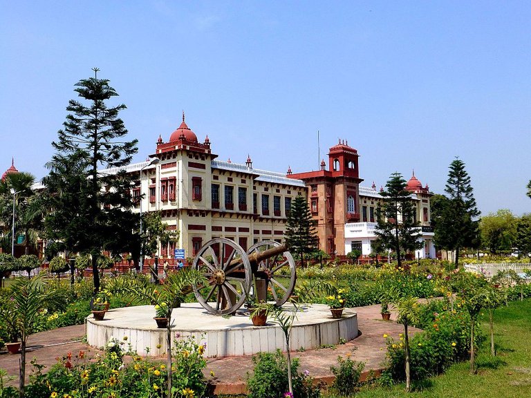 Patna_Museum_-_General_View_9221515542.jpg