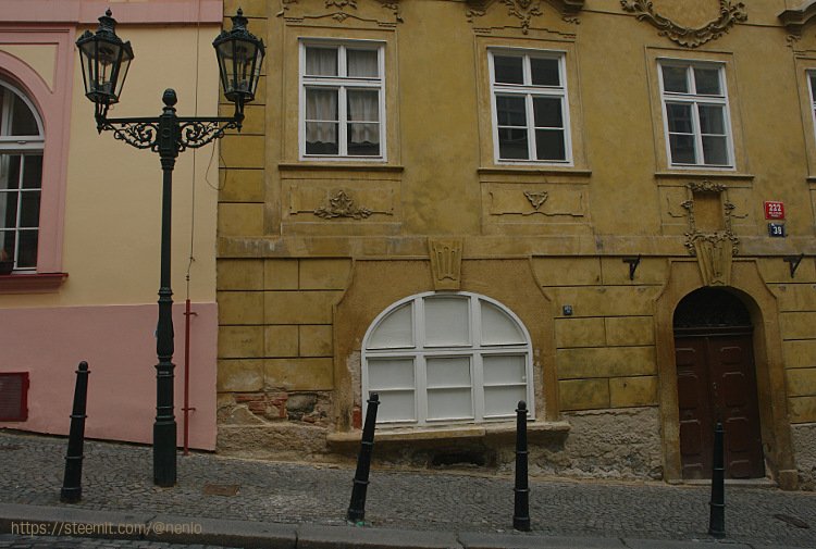 prague-street-deatil-01.jpg