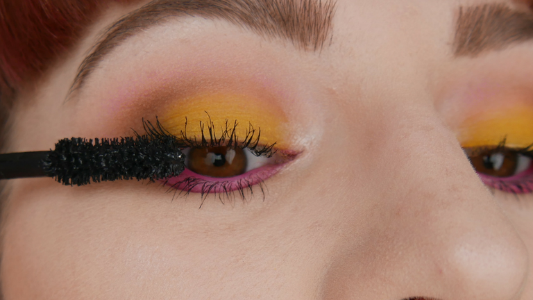 Soft Yellow Eye Makeup - add mascara- melissavandijkmakeuptutorials.png