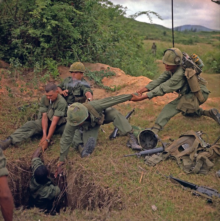 Vietnamtunnel.jpg