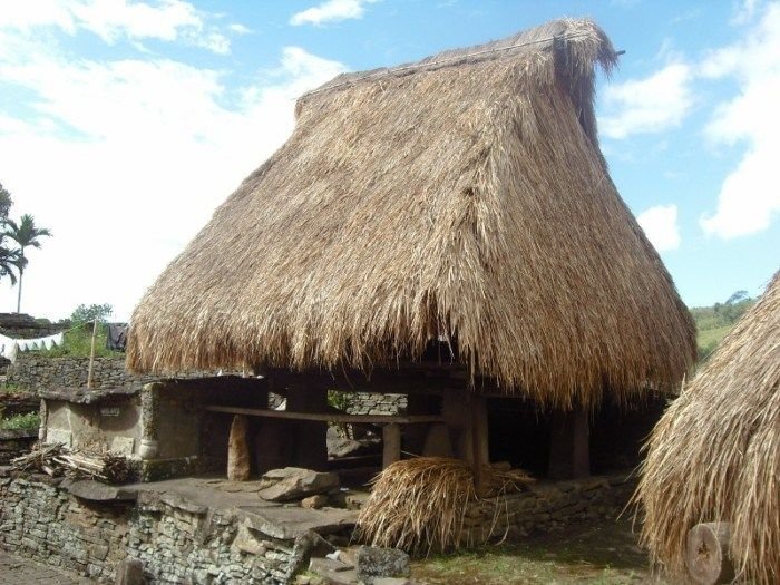 Rumah adat NTT.jpg