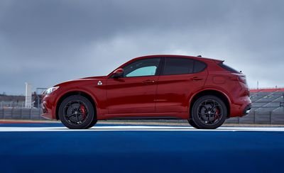 2018-Alfa-Romeo-Stelvio-Quadrifoglio-178.jpg