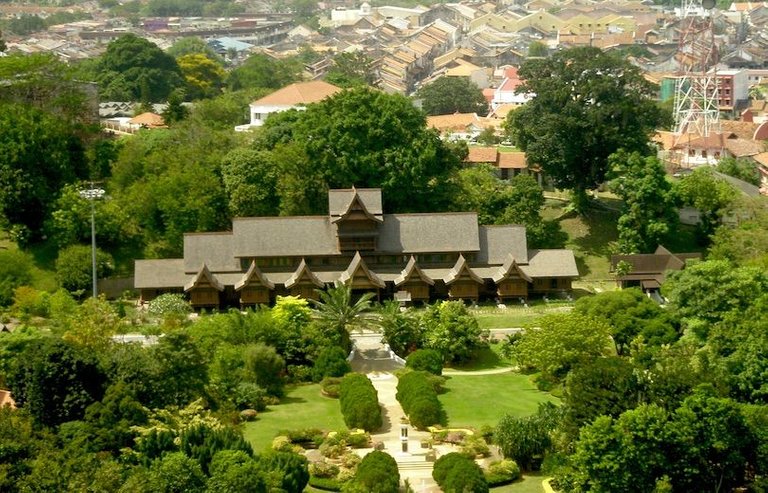 malacca_sultanate_palace.jpg