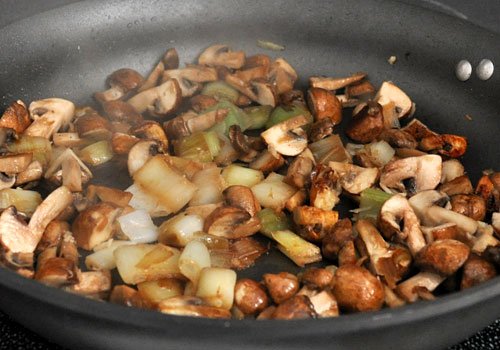 r_pork_with_mushrooms_and_leeks2.jpg