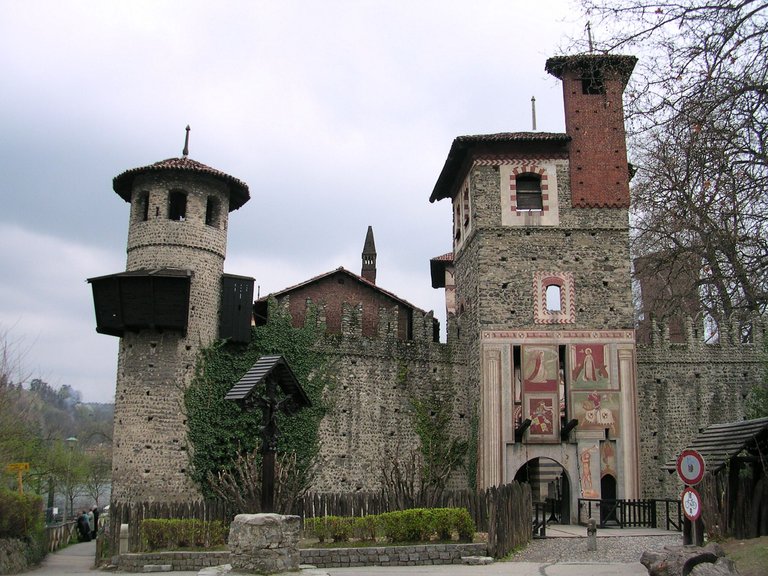 Borgo_Medievale_di_Torino_785804090.jpg