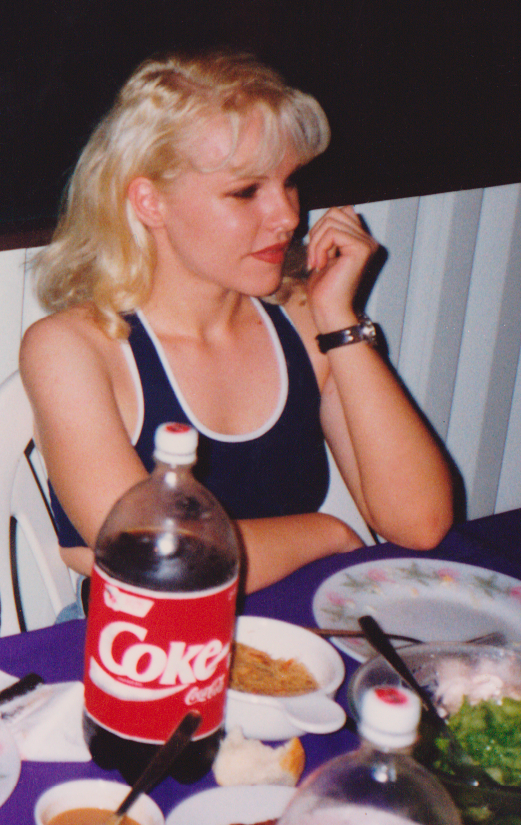 keto-babe-rocks-blonde-coke.png