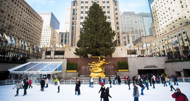 The-Rink-at-Rockefeller-Center-New-York-City-©-Littleny-Dreamstime-35981922-e1444751796238.jpg