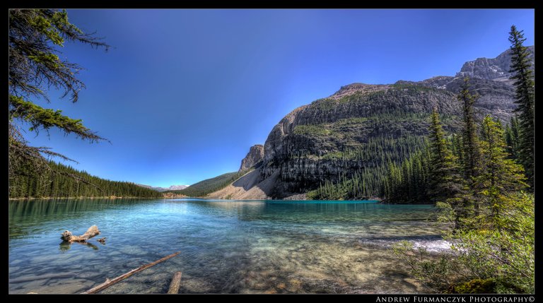 Lake Moraine Pano2.jpg