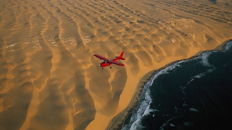 namib-desert-meets-sea-4%255B2%255D.jpg