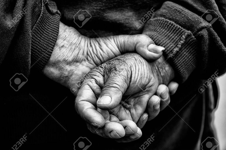 31580998-hands-of-old-man-Stock-Photo.jpg