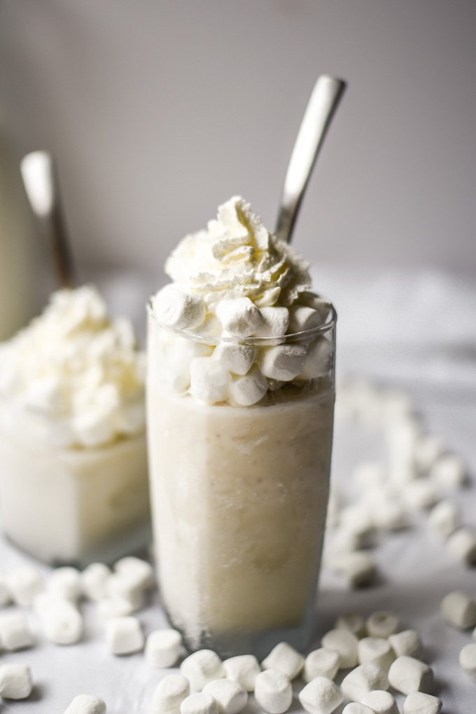 Easy Vanilla Marshmallow Milkshakes (9).jpg
