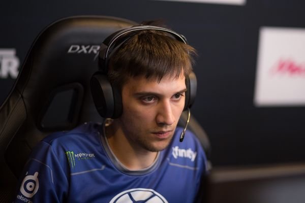 600px-Arteezy_EPICENTER2017.jpg