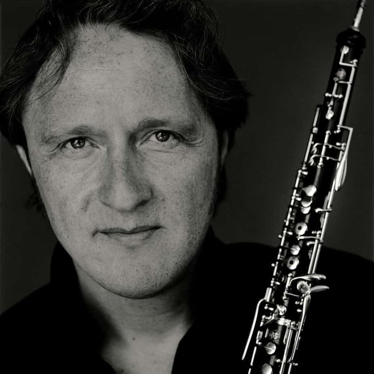 Albrecht Mayer with Oboe