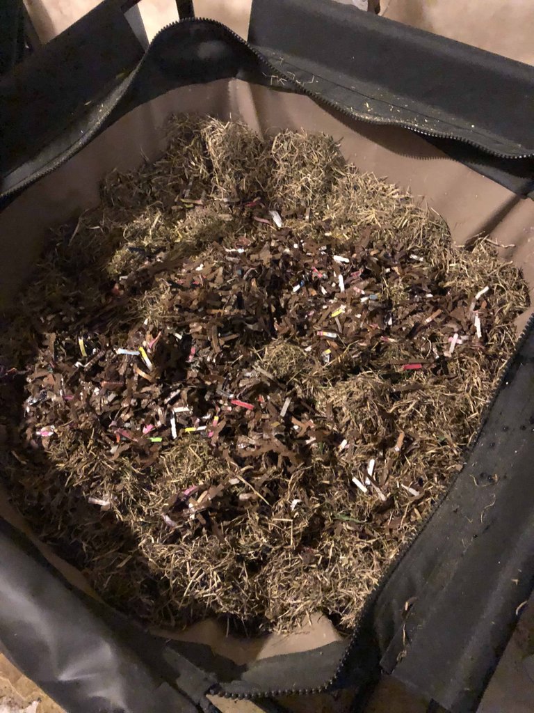 Worm bag full of thatch