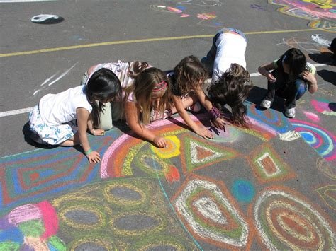  " "Kids Chalk Drawings | Drawing on Earth: Chalk Drawing, Street Painting ...""