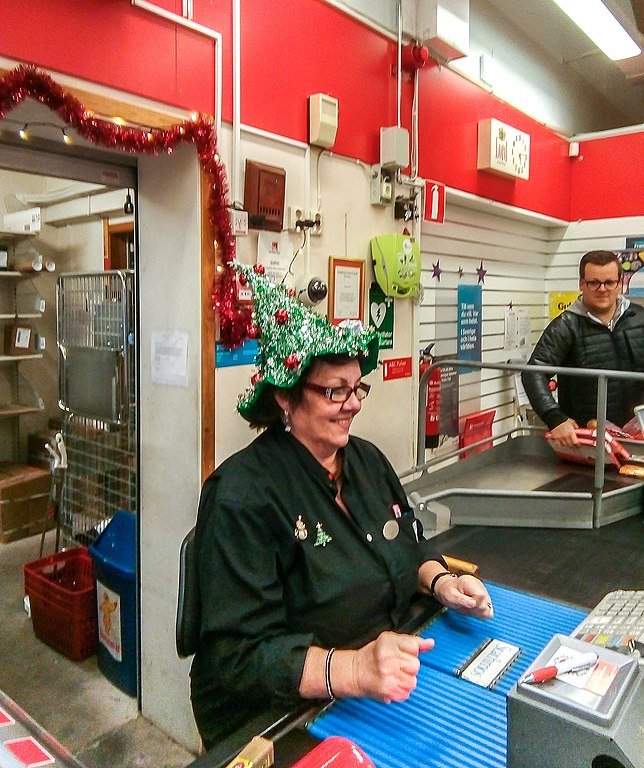 a cashier from Bouhuslän, before christmas