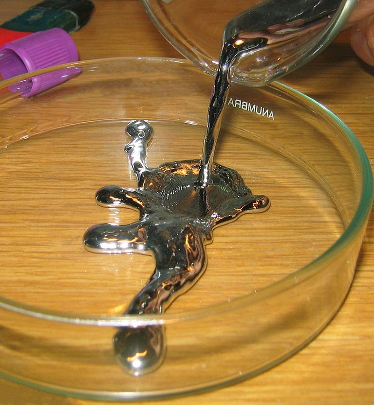 Element mercury (Hg), liquid form.