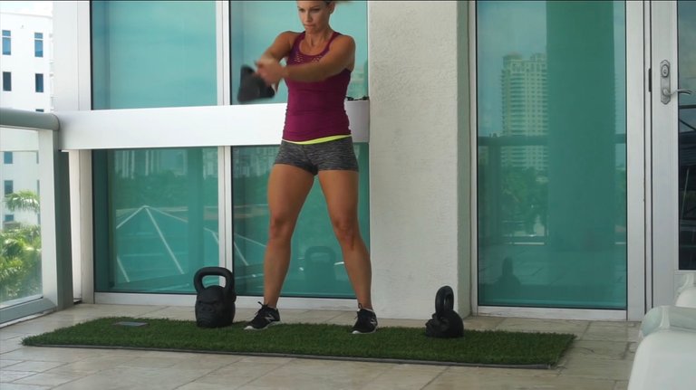 melissa-jarquin-steemit-onnit-kettlebell