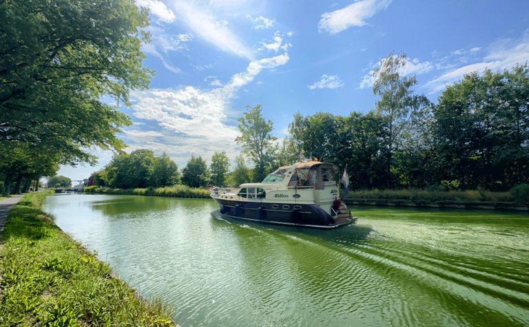 A canal with mood swings