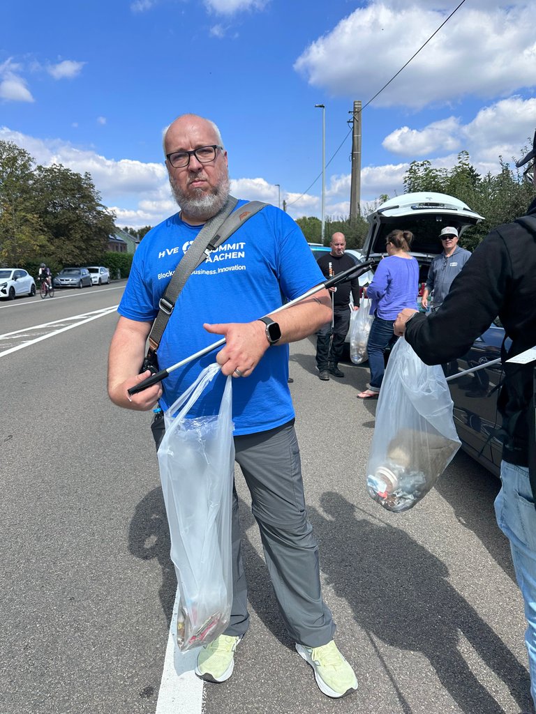 Hive Summit Day 3: Walking Borders, Cleaning Paths