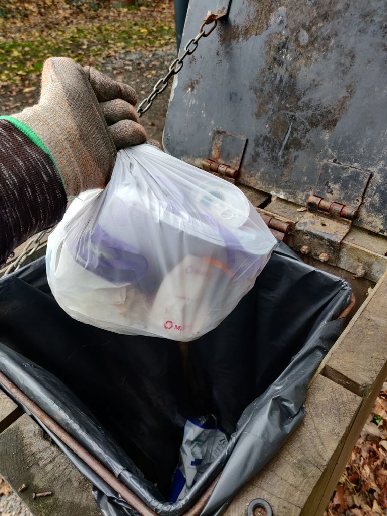 1er sac, bien plein celui là.