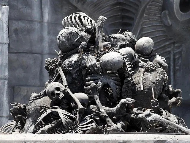 pile-of-bones-3614_640.jpg