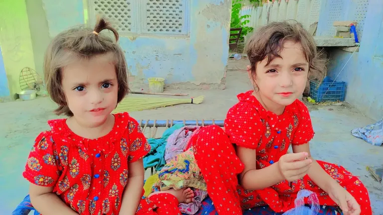 ﻿My two little daughter hareem Fatma and yamna Fatma