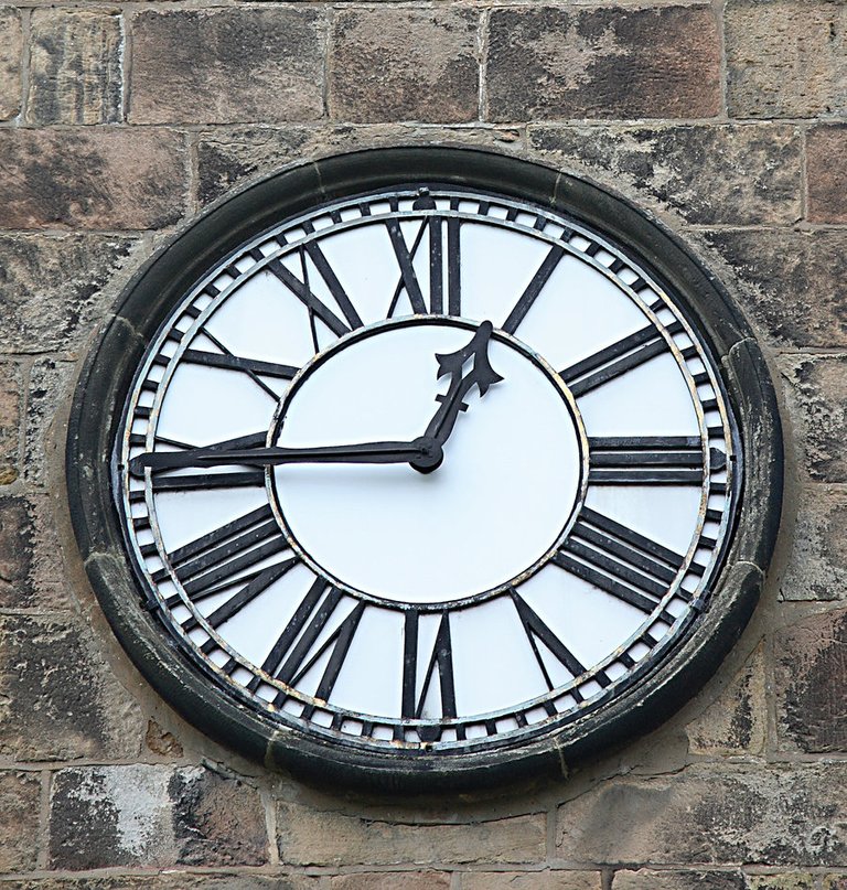 church_clock_by_xnickixstockx.jpg