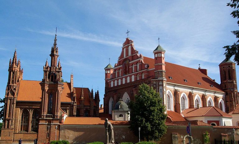 Things to see in lithuania: St. Anne's Church 