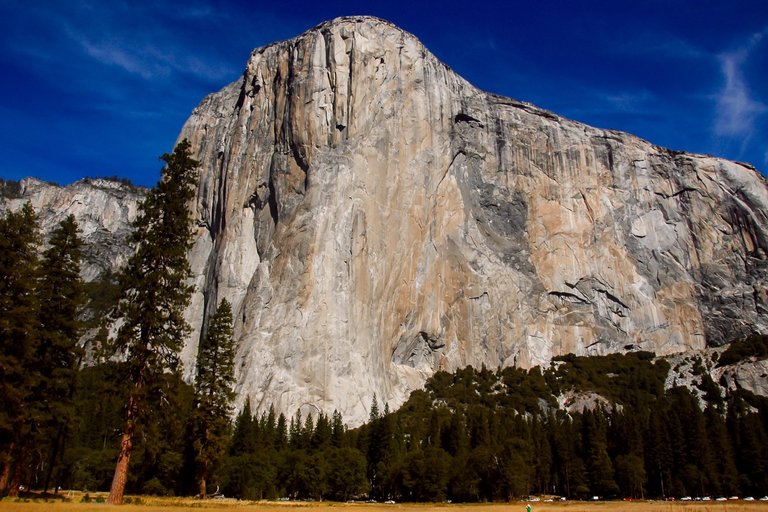 El capistan wall in Yosemite Park