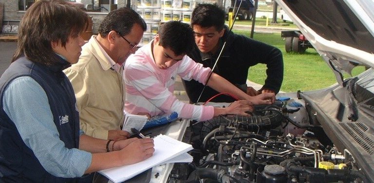 Estudiando la mecánica.