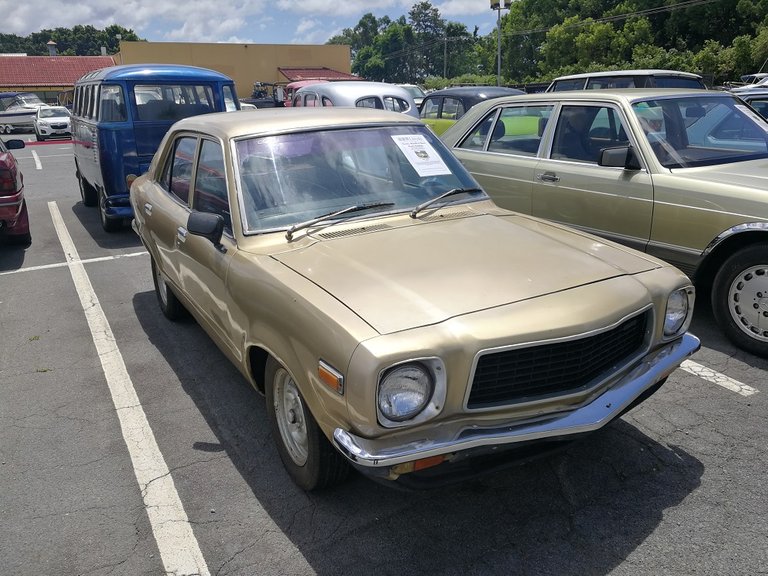 Mazda 808