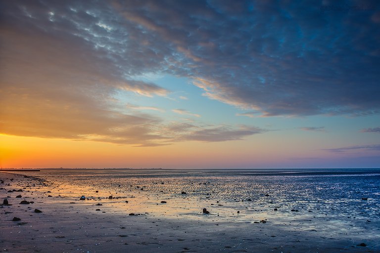 WILHELMSHAVEN JAHRESRÜCKBLICK: Mai - Sonnenuntergang am Strand