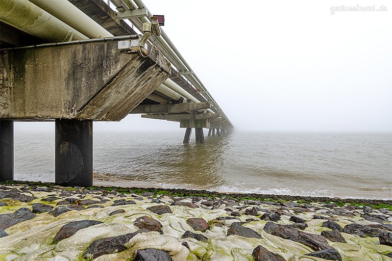 WILHELMSHAVEN: WRG-Brücke (HES-Löschbrücke) im Nebel