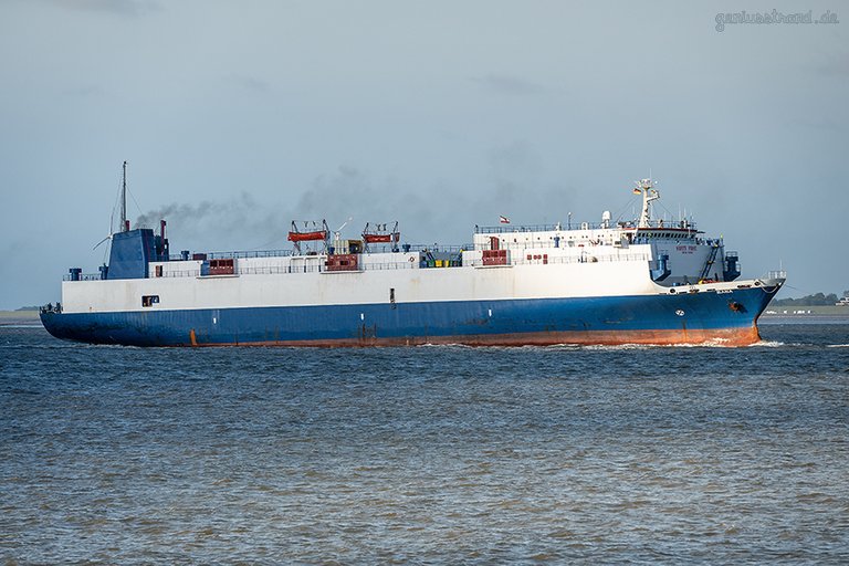 WILHELMSHAVEN SCHIFFSANKÜNFTE: Autotransporter BANA auf dem Weg zum Neuen Vorhafen