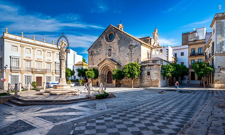 Plaza del Arenal, Jerez de La Frontera. Cádiz, España. Fuente/Source: https://www.hola.com/viajes/20201026177968/48-horas-en-jerez-de-la-frontera/